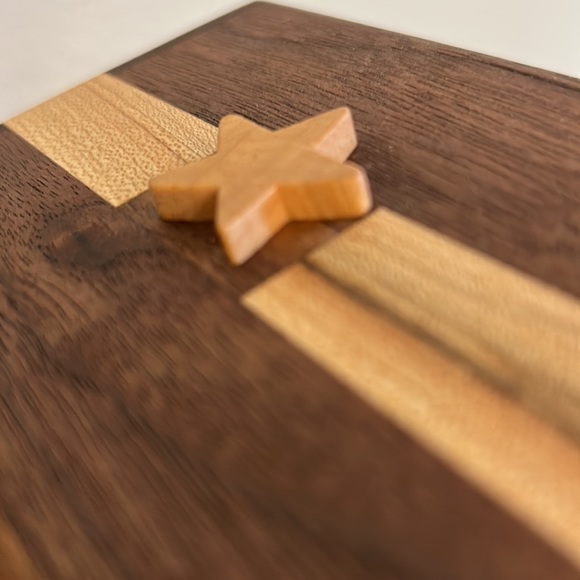 Gorgeous Solid handcrafted wood divided box  EUC lined inside - Picture 12 of 17